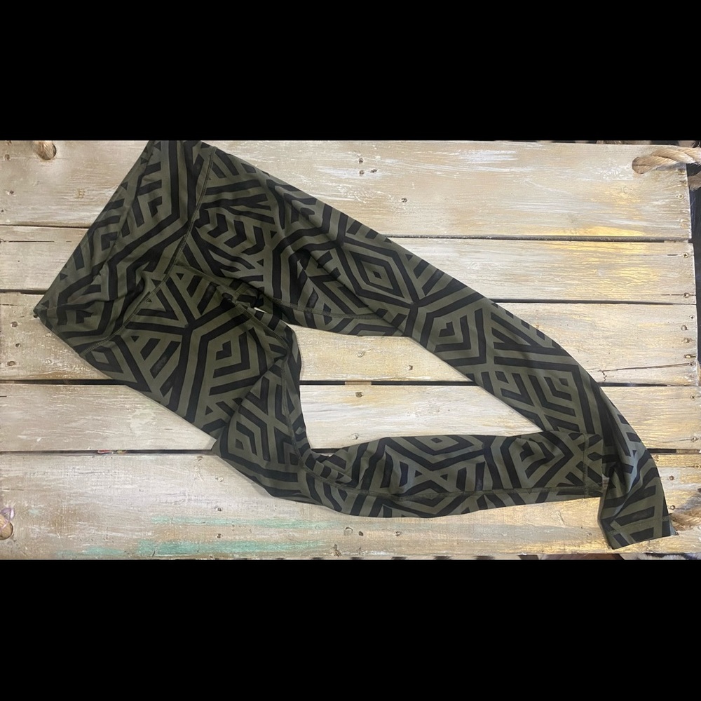 Lululemon leggings size 6 olive and black